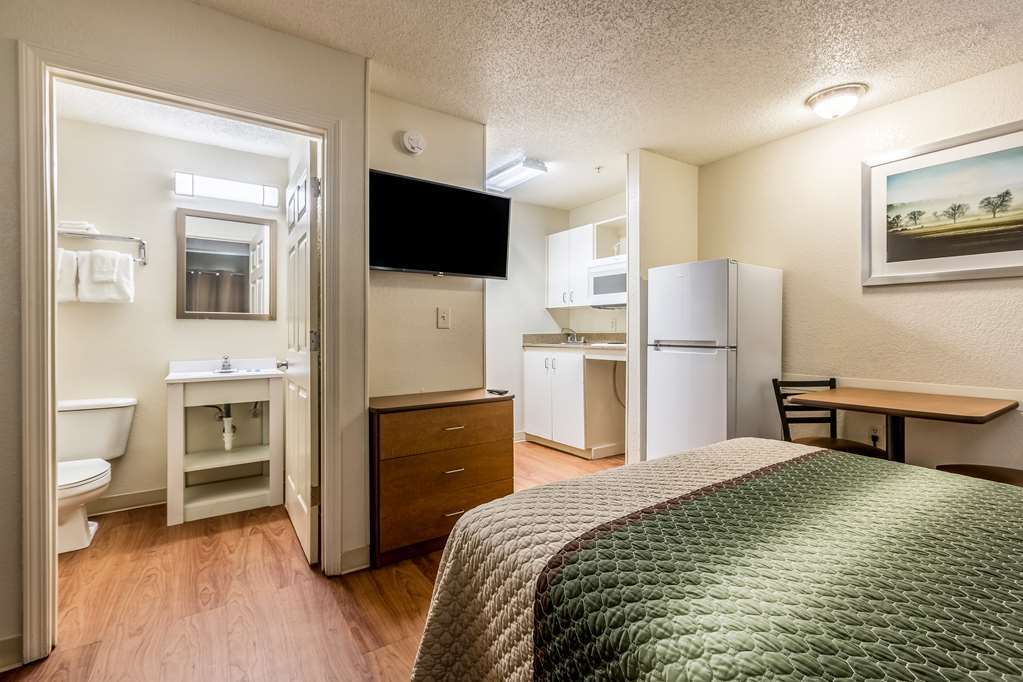 Hometowne Studios By Red Roof Louisville Quarto foto